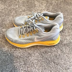 Nike Women’s Lunarglide 4